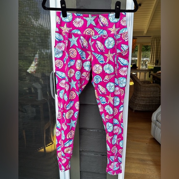 Simply Southern Seashell Leggings with Vibrant Pattern Size Large - Picture 1 of 4